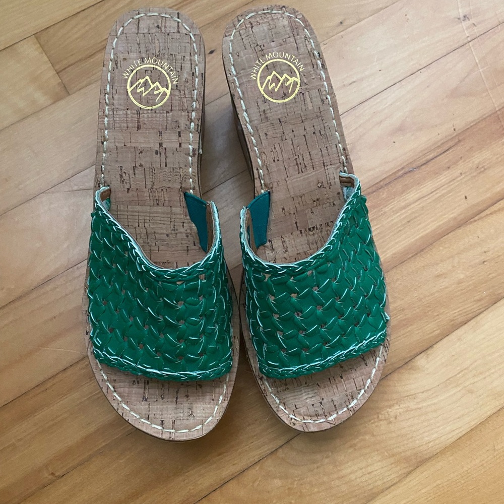 Size 8 Green leather wedges